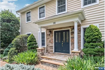 16 Dimas Court, Harrington Park, NJ 07640 - Photo 2