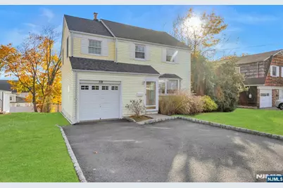 378 Windsor Road, River Edge, NJ 07661 - Photo 2