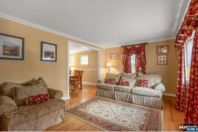 378 Windsor Road, River Edge, NJ 07661 - Photo 4