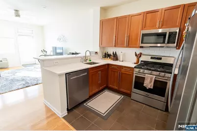 30 Freedomway 406 #406, Jersey City, NJ 07305 - Photo 4