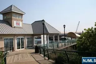 30 Freedomway 406, Jersey City, NJ 07305 - Photo 14