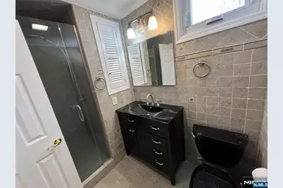 231 Van Orden Avenue, Leonia, NJ 07605 - Photo 10