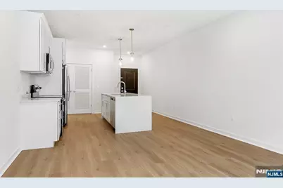 74 Clarendon Place 202 #202, Hackensack, NJ 07601 - Photo 8