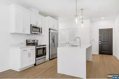 74 Clarendon Place 202 #202, Hackensack, NJ 07601 - Photo 4