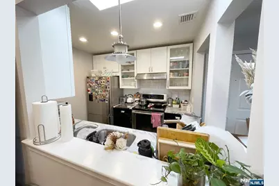 100 Crown Court 473 #473, Edgewater, NJ 07020 - Photo 4