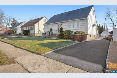 340 Kipp Avenue, Elmwood Park, NJ 07407 - Photo 2