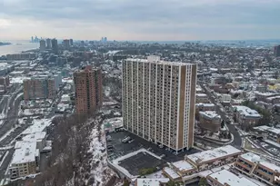 250 Gorge Road 8J, Cliffside Park, NJ 07010 - Photo 2