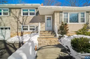16 Windsor Dr, Park Ridge, NJ 07656 - Photo 1