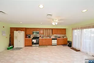 121 Frederick Ave, Hawthorne, NJ 07506 - Photo 1