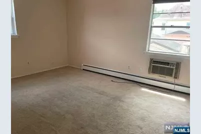 435 Teaneck Road 19 #19, Ridgefield Park, NJ 07660 - Photo 2