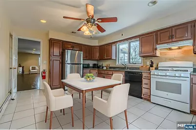 1 Veterans Place 2 #2, Elmwood Park, NJ 07407 - Photo 8