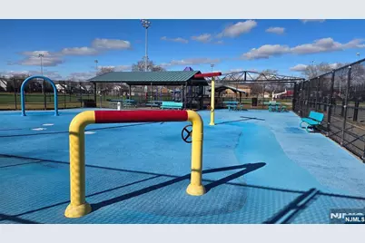 1 Veterans Place 2 #2, Elmwood Park, NJ 07407 - Photo 4