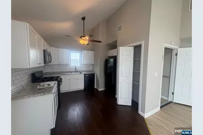 70 Pink Street 2 #2, Hackensack, NJ 07601 - Photo 2