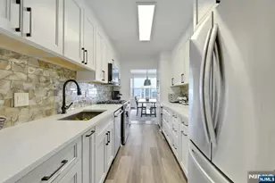 6 Horizon Road 2209, Fort Lee, NJ 07024 - Photo 2