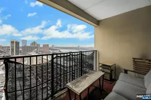 6 Horizon Road 2209, Fort Lee, NJ 07024 - Photo 4