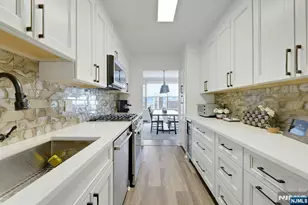 6 Horizon Road 2209, Fort Lee, NJ 07024 - Photo 2