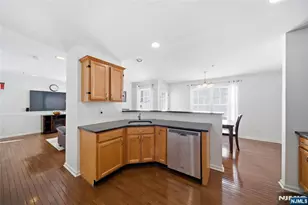 1108 Shadowlawn Dr 701, Green Brook Township, NJ 08812 - Photo 10