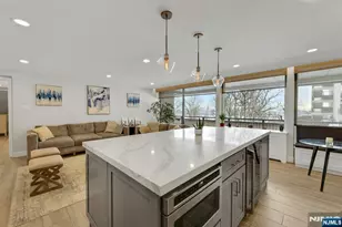 2 Horizon Rd, Fort Lee, NJ 07024 - Photo 12