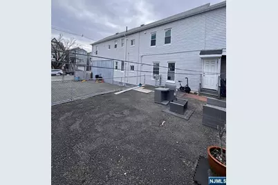 365 10th Avenue, Paterson, NJ 07514 - Photo 6