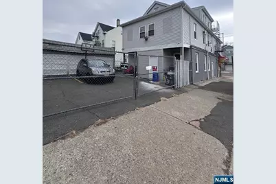 365 10th Avenue, Paterson, NJ 07514 - Photo 4
