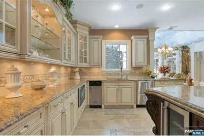 457 Devonshire Drive, Franklin Lakes, NJ 07417 - Photo 20