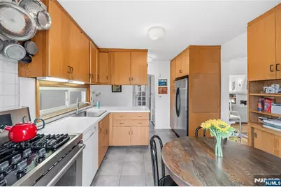 69 Sussex Road, Tenafly, NJ 07670 - Photo 18