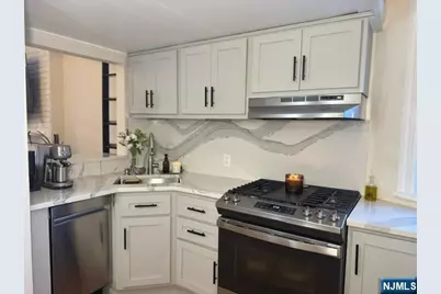 122 Bright Street 4 W #4 W, Jersey City, NJ 07302 - Photo 10