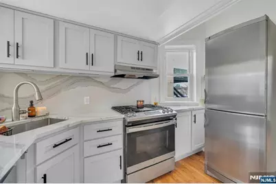 122 Bright Street 4 W #4 W, Jersey City, NJ 07302 - Photo 4