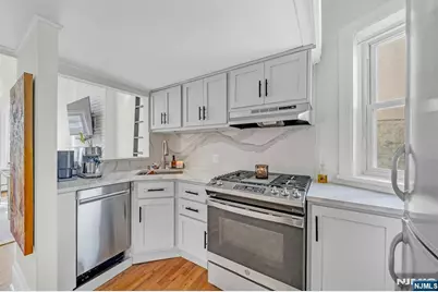 122 Bright Street 4 W #4 W, Jersey City, NJ 07302 - Photo 14