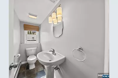 206 Harwood Place, Paramus, NJ 07652 - Photo 36