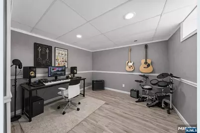 206 Harwood Place, Paramus, NJ 07652 - Photo 40