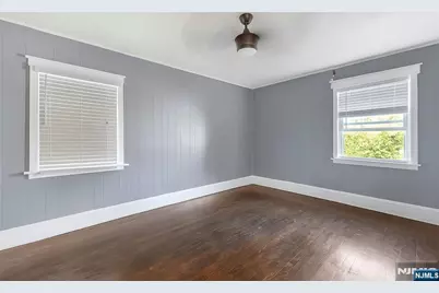 229 Baldwin Avenue, Hasbrouck Heights, NJ 07604 - Photo 14