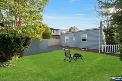 229 Baldwin Avenue, Hasbrouck Heights, NJ 07604 - Photo 24