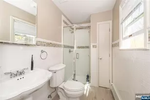 53 Laurel Dr, Wayne, NJ 07470 - Photo 16