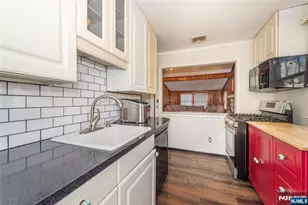 53 Laurel Dr, Wayne, NJ 07470 - Photo 12