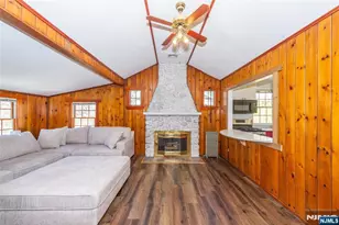 53 Laurel Dr, Wayne, NJ 07470 - Photo 6