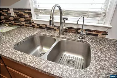 68 Central Avenue, Pompton Lakes, NJ 07442 - Photo 10