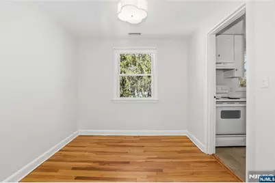 371 Gilbert Street 2 #2, Ridgewood, NJ 07450 - Photo 4