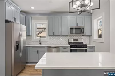 18 Hilton Avenue, Maplewood, NJ 07040 - Photo 2