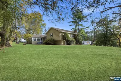 55 Somerset Drive, Woodcliff Lake, NJ 07677 - Photo 32