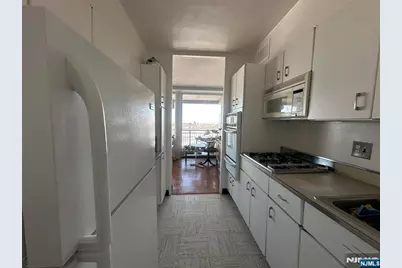 1 Horizon Road 1025 #1025, Fort Lee, NJ 07024 - Photo 6