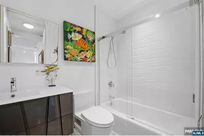 100 Carlyle Drive 6M-N #6M-N, Cliffside Park, NJ 07010 - Photo 18