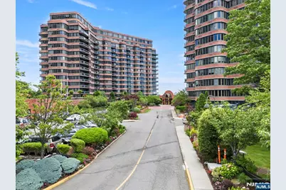 100 Carlyle Drive 6M-N #6M-N, Cliffside Park, NJ 07010 - Photo 20