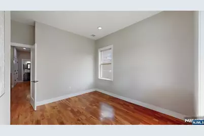 40 Wright Avenue, Jersey City, NJ 07306 - Photo 10