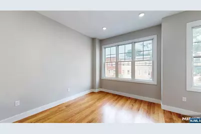 40 Wright Avenue, Jersey City, NJ 07306 - Photo 8