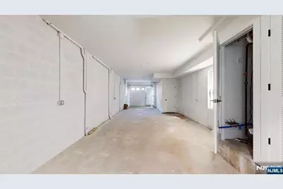 40 Wright Avenue, Jersey City, NJ 07306 - Photo 12