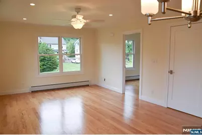 52 Hill Street 2nd Floor #2nd Floor, Midland Park, NJ 07432 - Photo 8