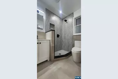 731 Lake Avenue 2 #2, Lyndhurst Township, NJ 07071 - Photo 6