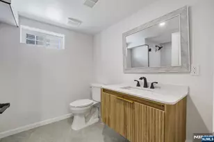 131 Palsa Ave, Elmwood Park, NJ 07407 - Photo 20