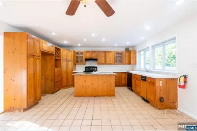 163 Bell Avenue Floor 1 #FLOOR 1, Lodi, NJ 07644 - Photo 2